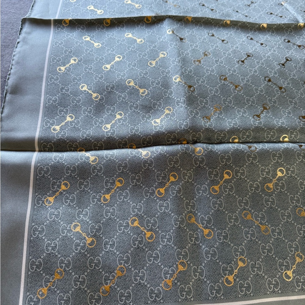 Gucci GG Print with horsebit silk carré, Green and Gold Silk Scarf - Picture 8 of 13